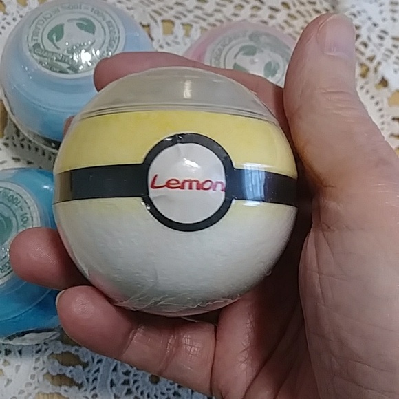 Bath bombs, biodegradable,  8 bombs - Picture 6 of 10